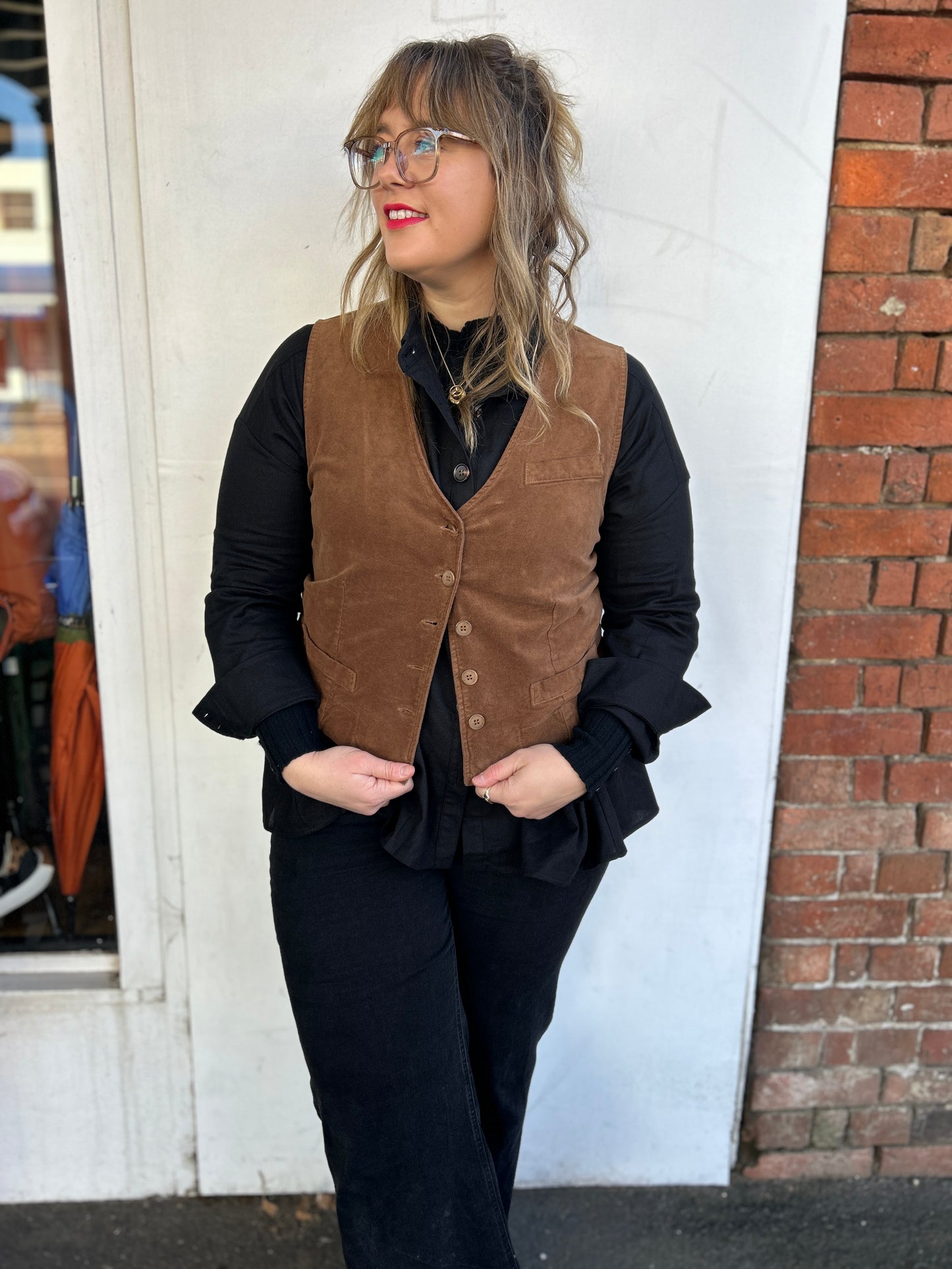 Montaigne Odette Velvet Vest - Tobacco