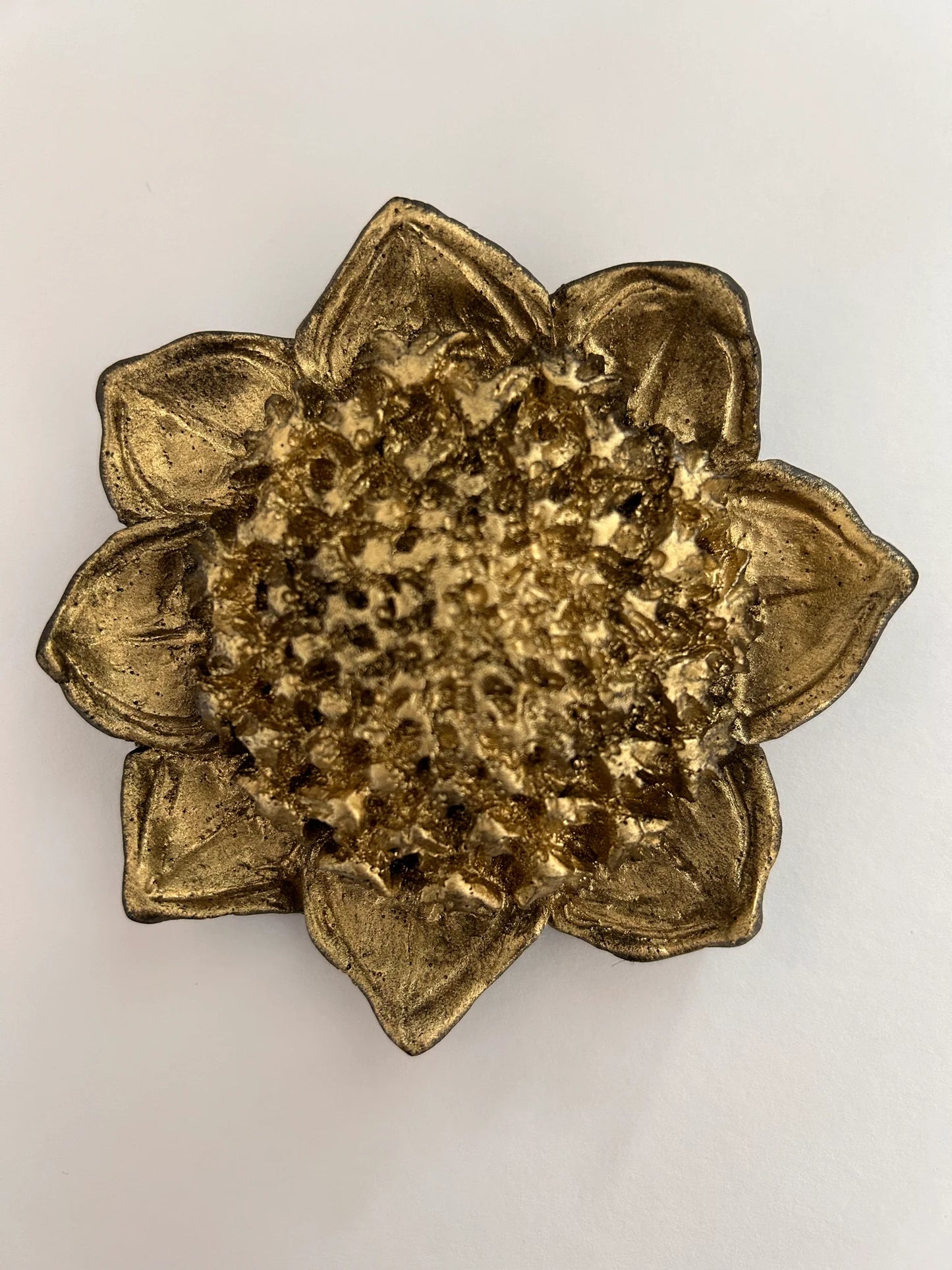 Waratah Brooch -Gold / Black